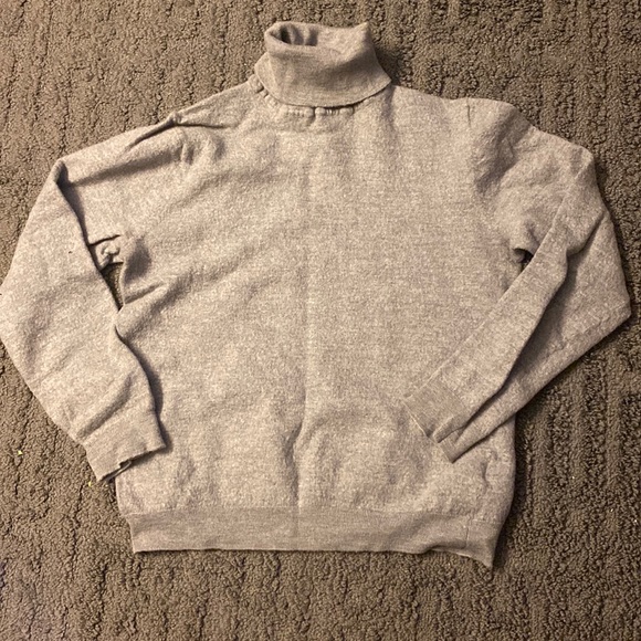 H&M crop turtleneck - Picture 2 of 3